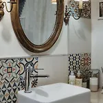 Art & History House In Óbidos