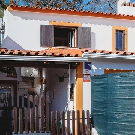 Casa vacanze Art & History House In Óbidos